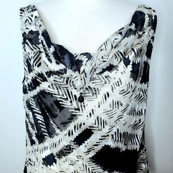 St. John | Silk Blend Teardrop Pendant Blouse - Picture 2 of 5